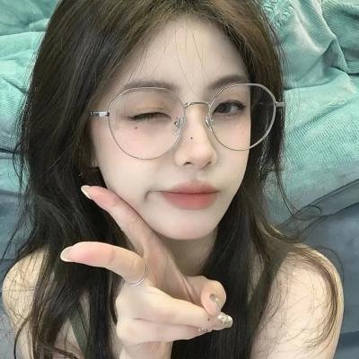 她藏起孕肚离婚,总裁全球疯找